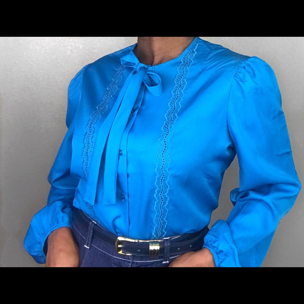 Vintage Button Down Blouse. Pussy Bow. Turquoise.